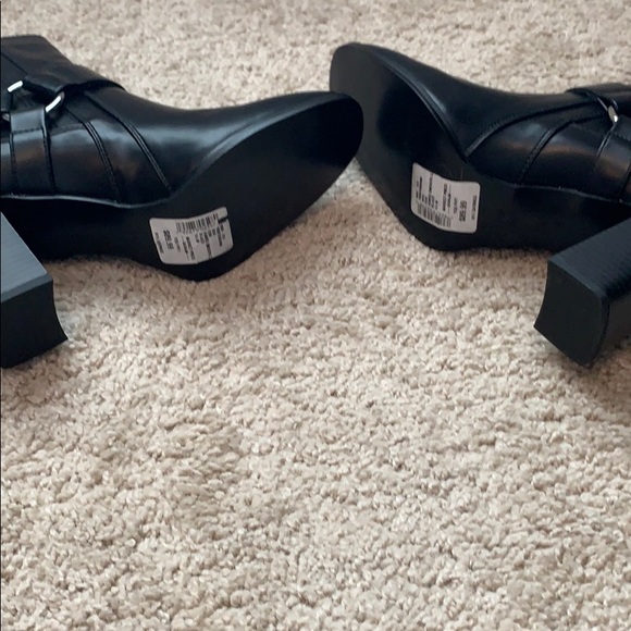 NWT BCBG Generation Boots - Picture 6 of 6